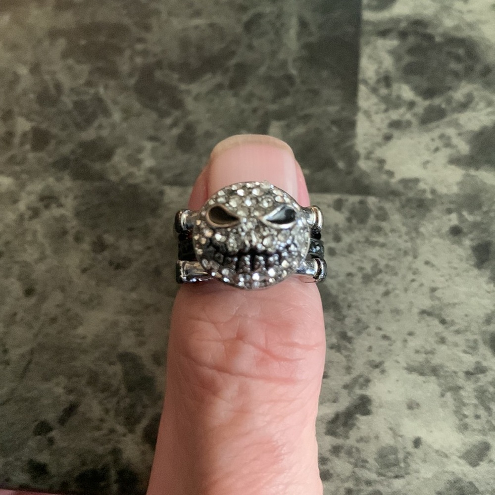 😁Nightmare Before Christmas Silver and Black Jack Skull Stackable Ring Size 6 - Picture 4 of 5